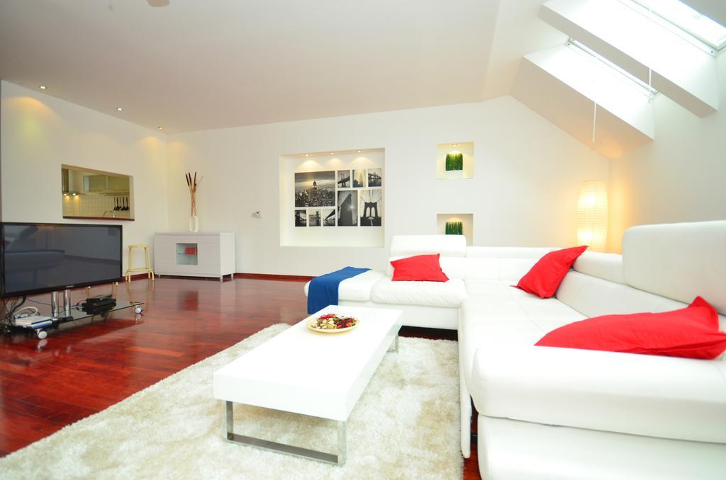 Hi-End Apartment Zagreb Buitenkant foto