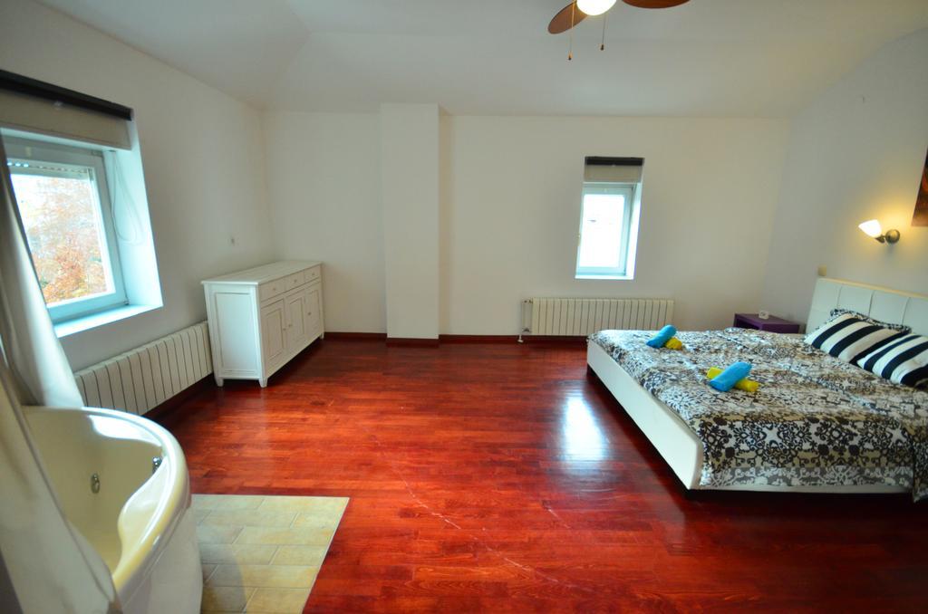 Hi-End Apartment Zagreb Buitenkant foto